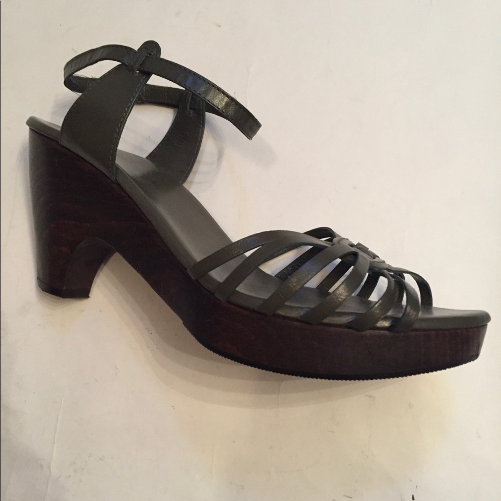 COSTUME NATIONAL CNC HEELS WEDGE SANDALS GREEN LEATHER WOOD SIZE 38.5